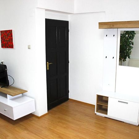 Krasny Priestranny Slnecny Apartman V Centre Mesta Trenčín Εξωτερικό φωτογραφία