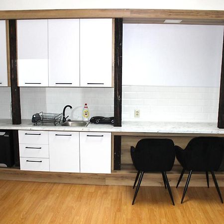Krasny Priestranny Slnecny Apartman V Centre Mesta Trenčín Εξωτερικό φωτογραφία