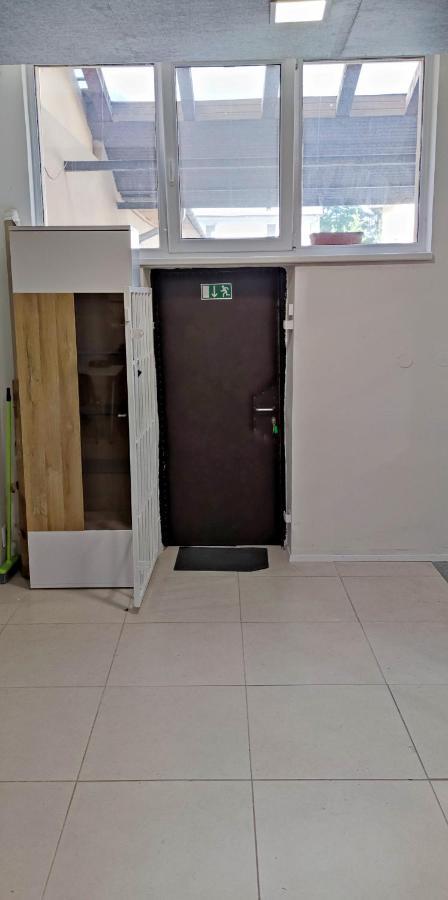 Krasny Priestranny Slnecny Apartman V Centre Mesta Trenčín Εξωτερικό φωτογραφία